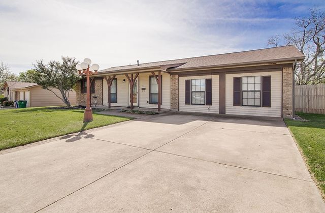 512 Kemper Avenue, Crowley, TX 76036
