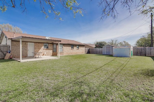 512 Kemper Avenue, Crowley, TX 76036
