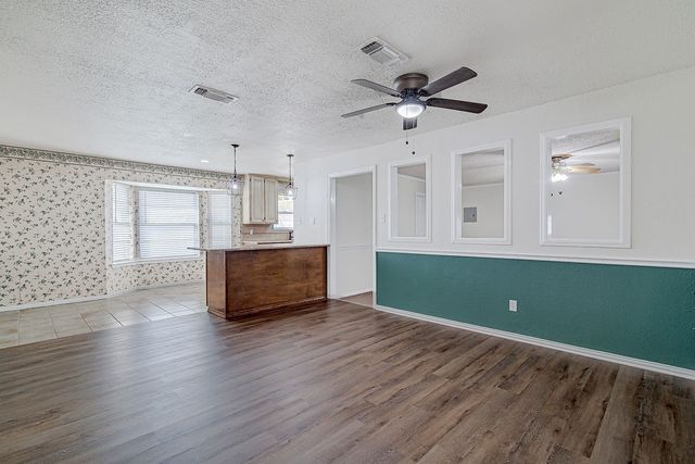 512 Kemper Avenue, Crowley, TX 76036