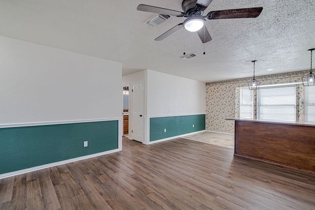 512 Kemper Avenue, Crowley, TX 76036