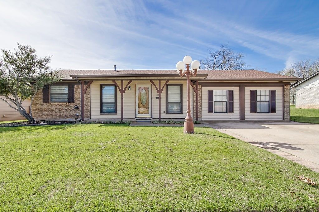 512 Kemper Avenue, Crowley, TX 76036