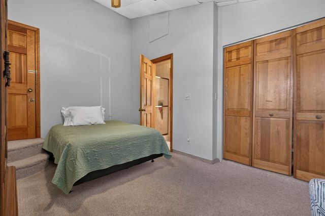 8 Lyndale Rd, Worcester, MA 01606