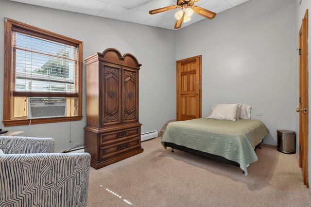8 Lyndale Rd, Worcester, MA 01606