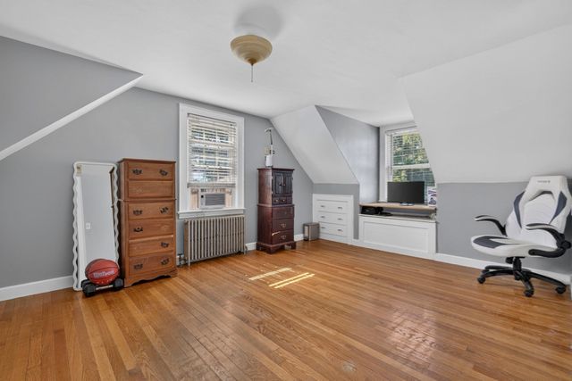 8 Lyndale Rd, Worcester, MA 01606