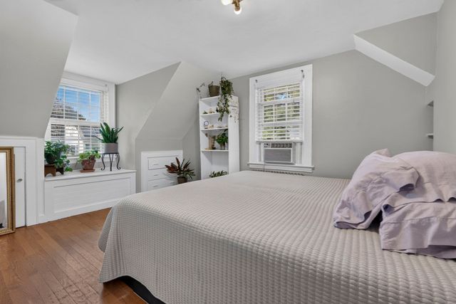 8 Lyndale Rd, Worcester, MA 01606