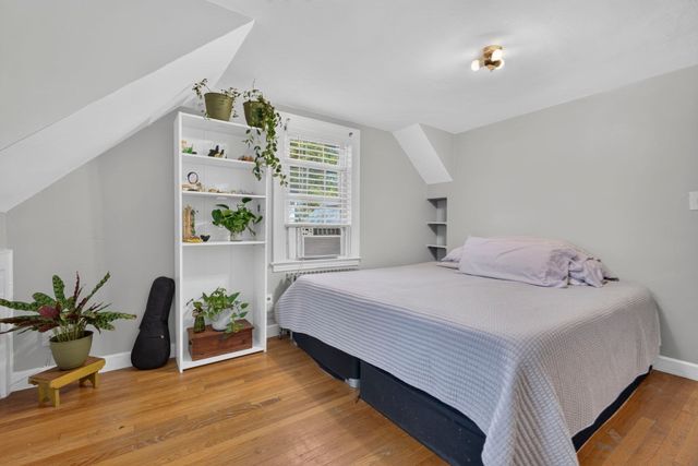 8 Lyndale Rd, Worcester, MA 01606