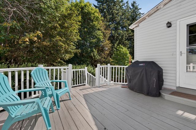 8 Lyndale Rd, Worcester, MA 01606