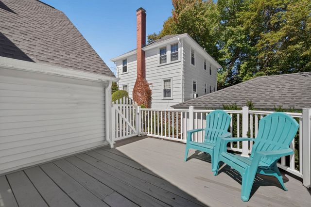 8 Lyndale Rd, Worcester, MA 01606