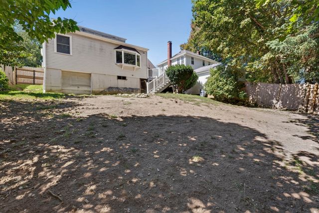 8 Lyndale Rd, Worcester, MA 01606