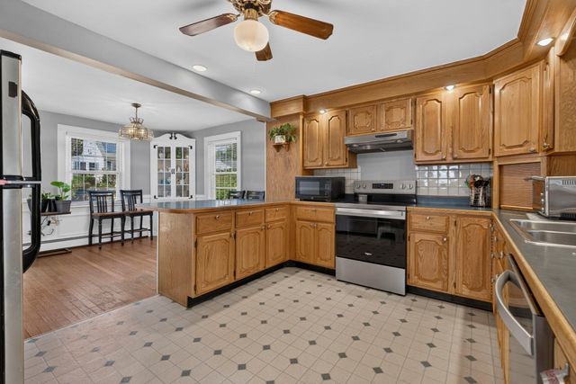 8 Lyndale Rd, Worcester, MA 01606
