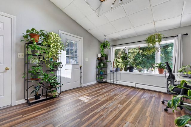 8 Lyndale Rd, Worcester, MA 01606