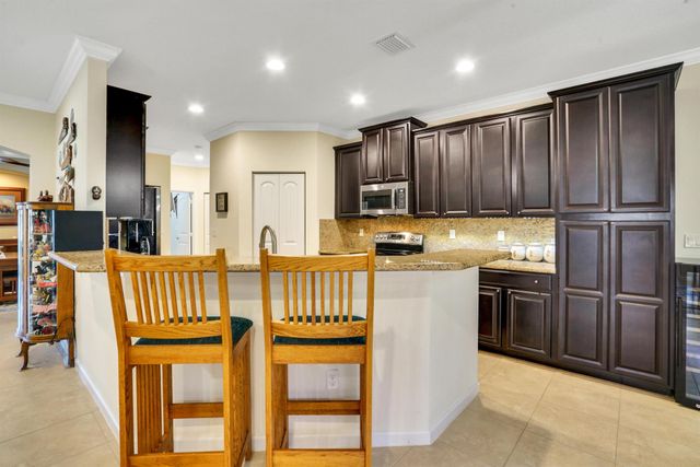 9328 Silent Oak Circle, West Palm Beach, FL 33411