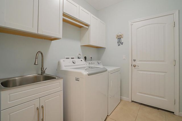 9328 Silent Oak Circle, West Palm Beach, FL 33411