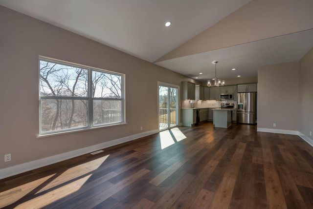 1335 COPPER MOUNTAIN Drive, Crescent, IA 51526