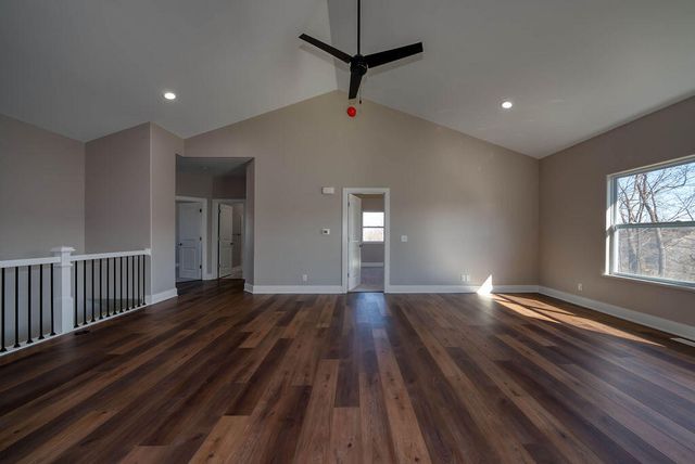 1335 COPPER MOUNTAIN Drive, Crescent, IA 51526