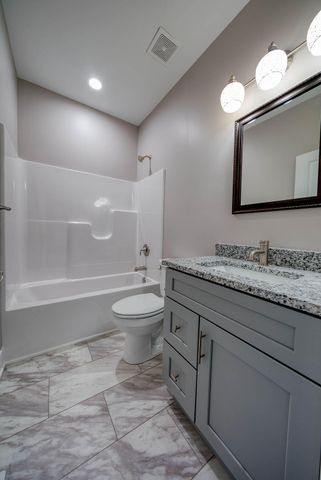 1335 COPPER MOUNTAIN Drive, Crescent, IA 51526