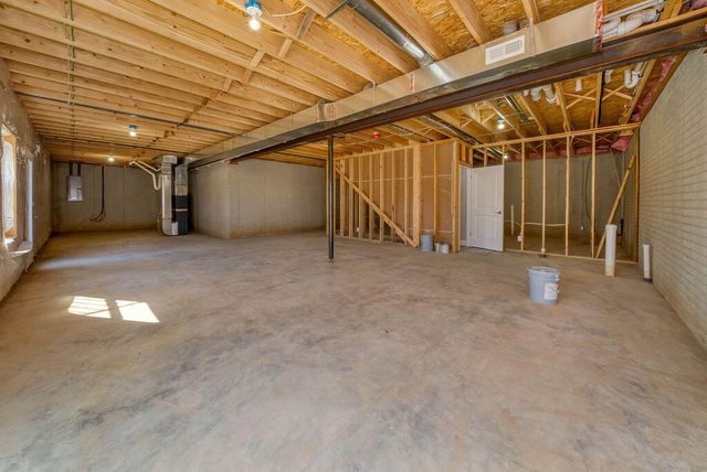 1335 COPPER MOUNTAIN Drive, Crescent, IA 51526