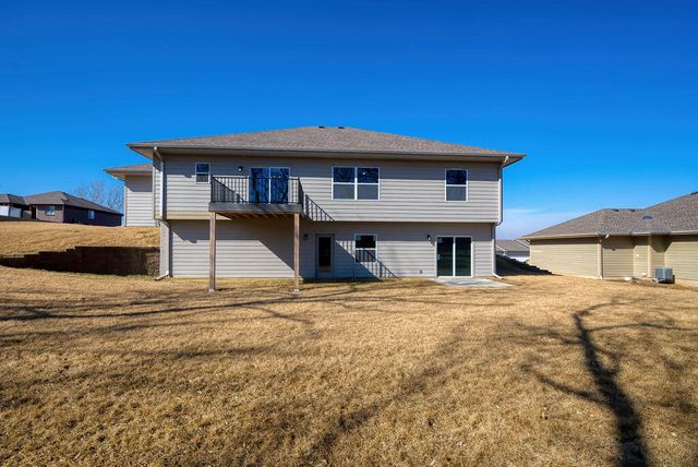 1335 COPPER MOUNTAIN Drive, Crescent, IA 51526