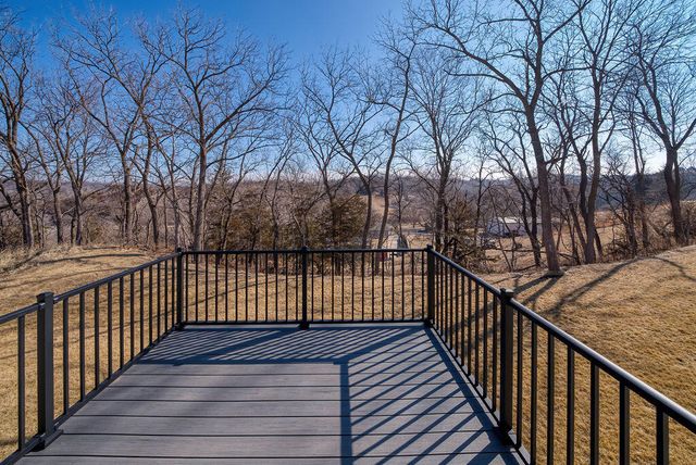 1335 COPPER MOUNTAIN Drive, Crescent, IA 51526