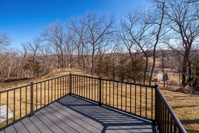 1335 COPPER MOUNTAIN Drive, Crescent, IA 51526