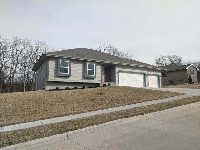 1335 COPPER MOUNTAIN Drive, Crescent, IA 51526