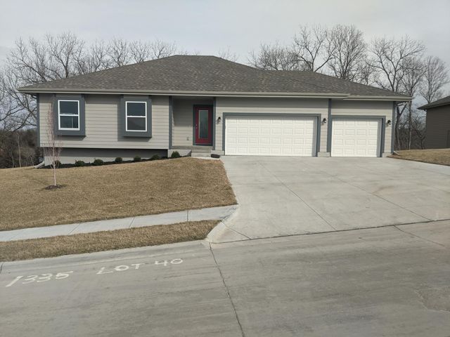 1335 COPPER MOUNTAIN Drive, Crescent, IA 51526