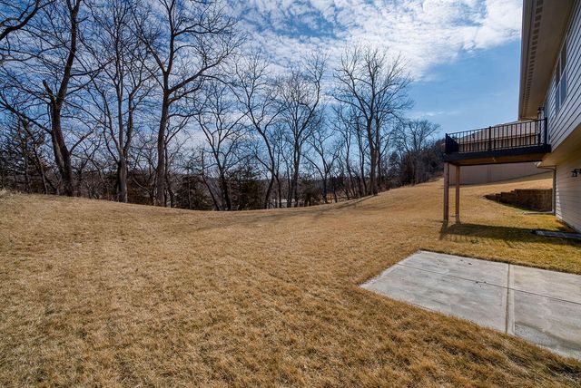 1335 COPPER MOUNTAIN Drive, Crescent, IA 51526