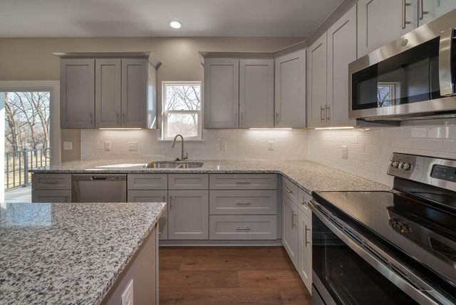 1335 COPPER MOUNTAIN Drive, Crescent, IA 51526