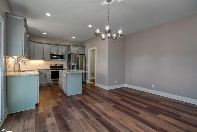 1335 COPPER MOUNTAIN Drive, Crescent, IA 51526