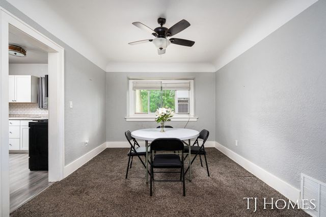 52 Holly Street SW, Grand Rapids, MI 49548