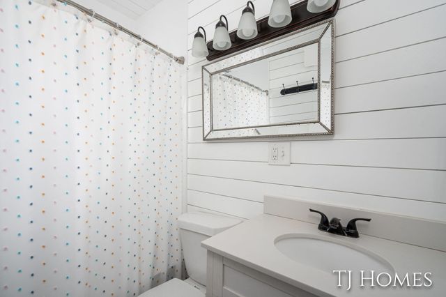 52 Holly Street SW, Grand Rapids, MI 49548