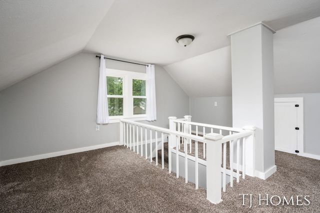 52 Holly Street SW, Grand Rapids, MI 49548