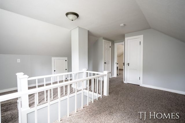 52 Holly Street SW, Grand Rapids, MI 49548