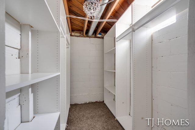 52 Holly Street SW, Grand Rapids, MI 49548