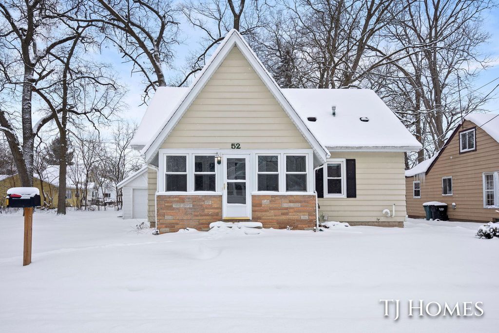 52 Holly Street SW, Grand Rapids, MI 49548