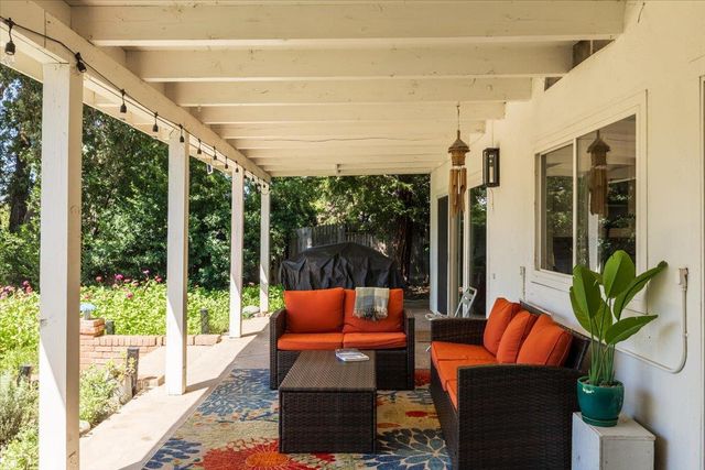 4637 Hixon Cir, Carmichael, CA 95608