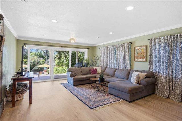 4637 Hixon Cir, Carmichael, CA 95608