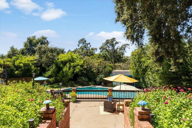 4637 Hixon Cir, Carmichael, CA 95608