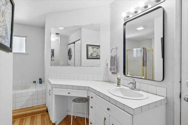 4637 Hixon Cir, Carmichael, CA 95608