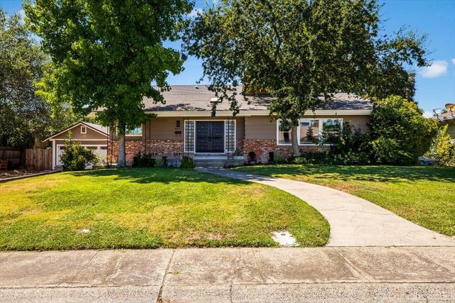 4637 Hixon Cir, Carmichael, CA 95608