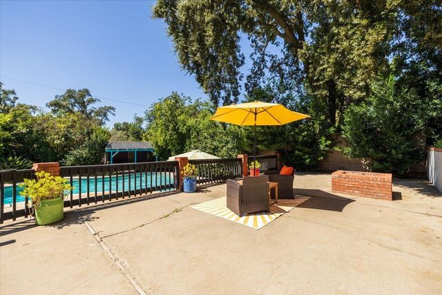 4637 Hixon Cir, Carmichael, CA 95608
