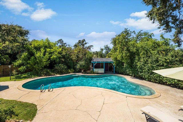 4637 Hixon Cir, Carmichael, CA 95608