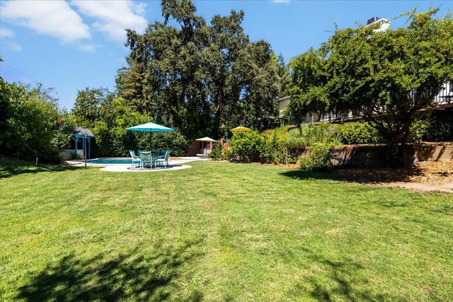 4637 Hixon Cir, Carmichael, CA 95608