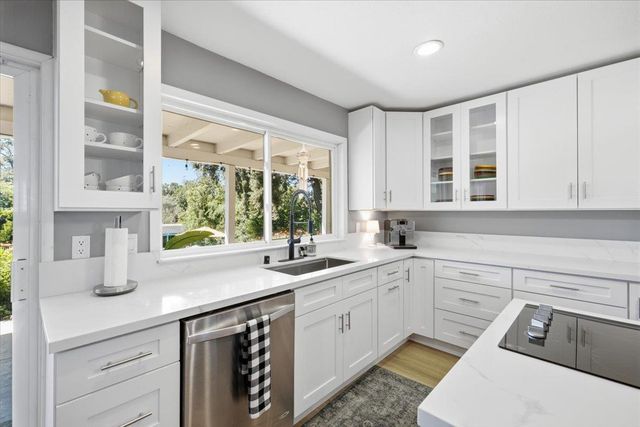 4637 Hixon Cir, Carmichael, CA 95608