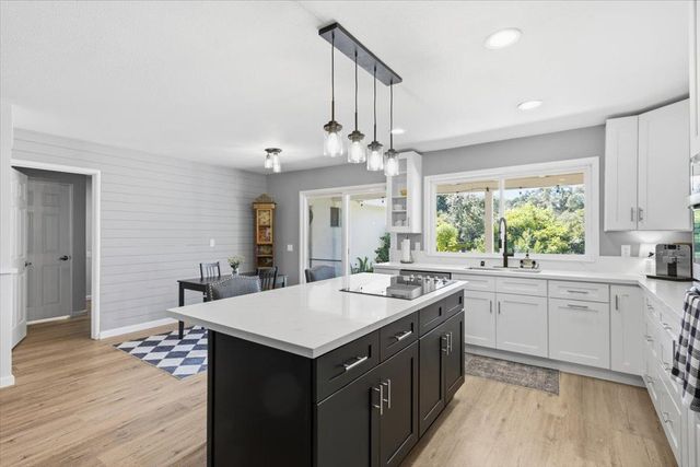 4637 Hixon Cir, Carmichael, CA 95608