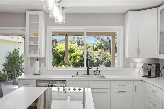 4637 Hixon Cir, Carmichael, CA 95608