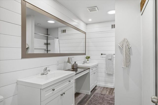 4637 Hixon Cir, Carmichael, CA 95608