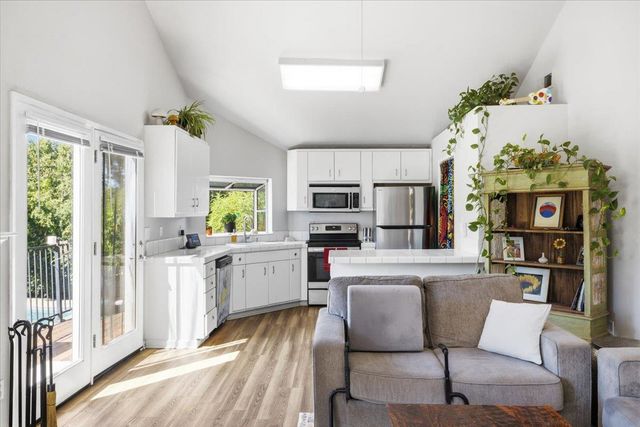 4637 Hixon Cir, Carmichael, CA 95608