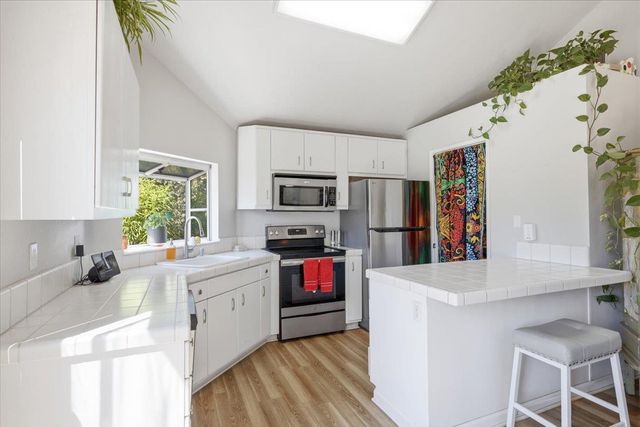 4637 Hixon Cir, Carmichael, CA 95608