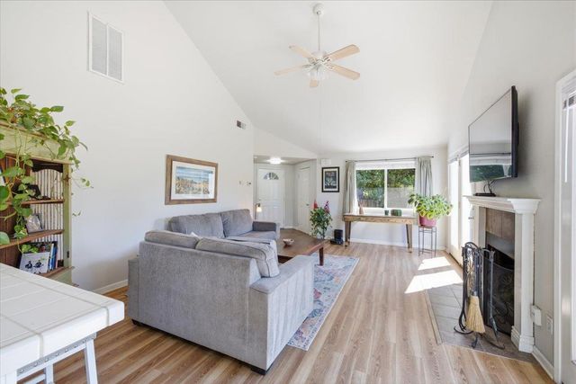 4637 Hixon Cir, Carmichael, CA 95608